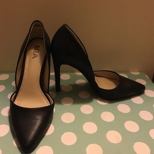 Pointed toe leather heels