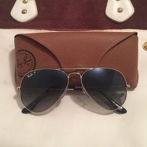 Black ray ban aviator sunglasses