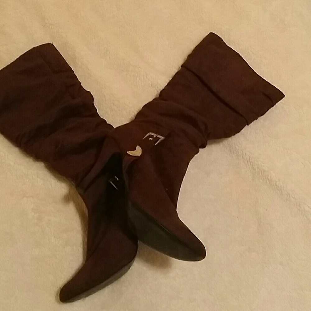 Boots - Picture 3 of 3