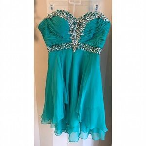Seafoam strapless homecoming/prom dress