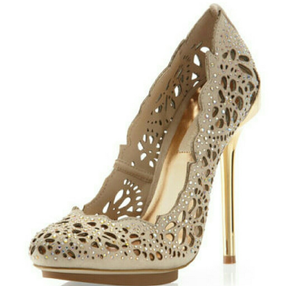 BCBGMAXAZRIA
Peacock Cutout Embellished Suede Pump