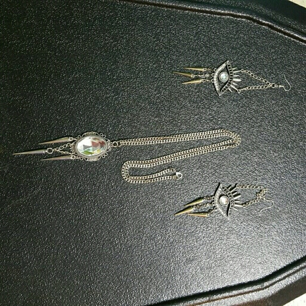 Necklace with earings
