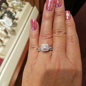 Meet your Posher, Monica