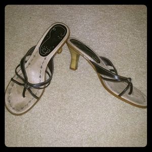 Short heeled sandals
