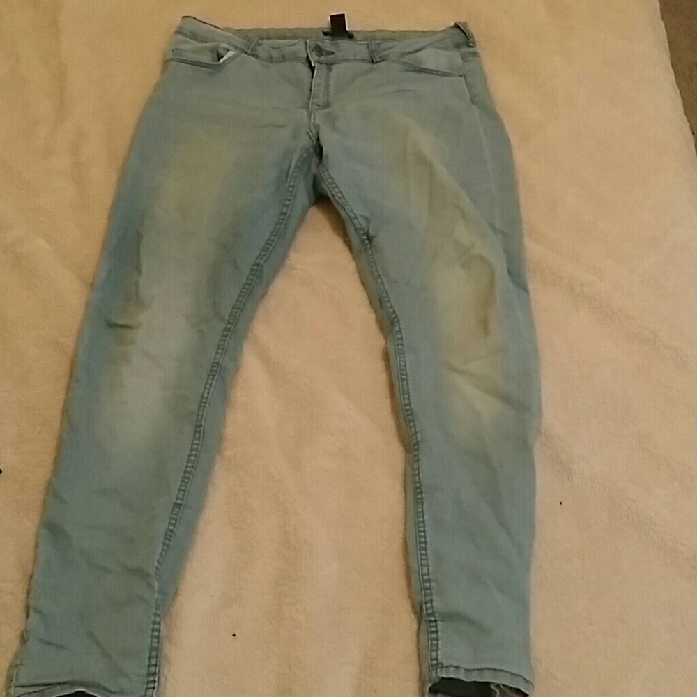 H & M Faded light blue jeans