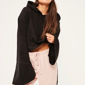 FLASH SALE!Cropped flared sleeve black hoodie NEW✨