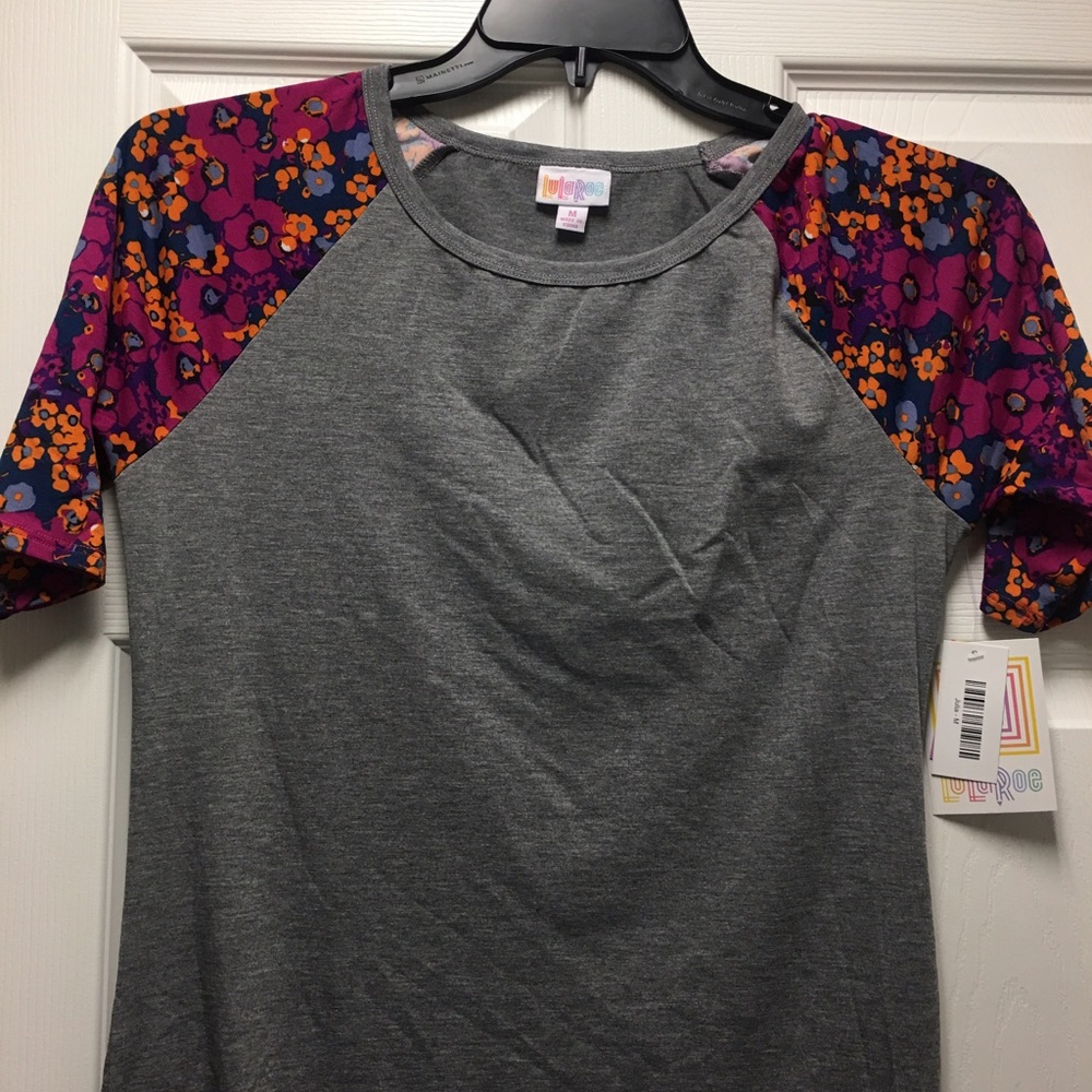 BNWT LuLaRoe floral sleeve Julia medium