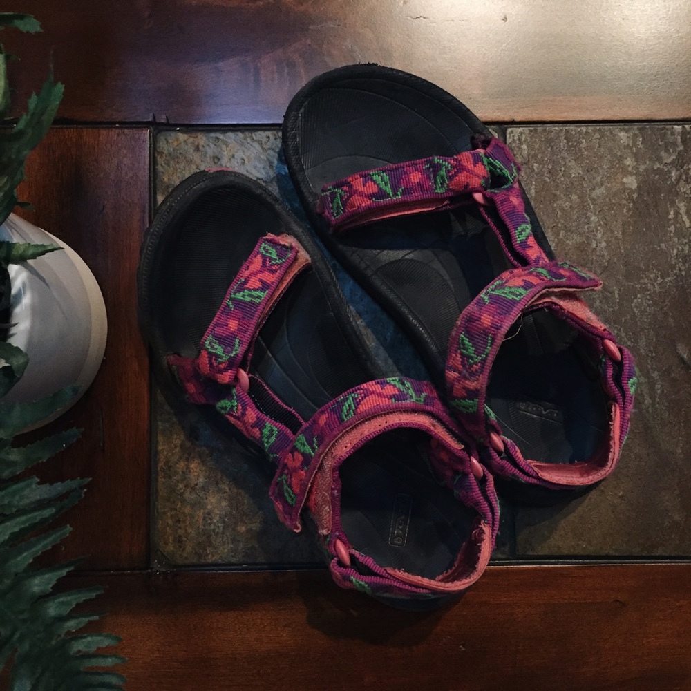 Size 6 Teva Sandals