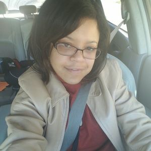 Meet your Posher, Yolanda