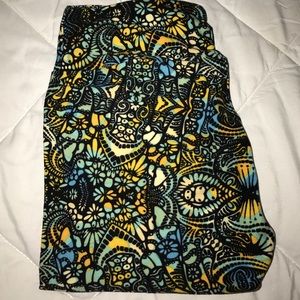 One size lularoe paisley leggings