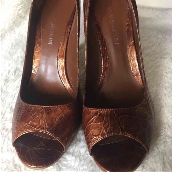 Heels - Picture 3 of 4