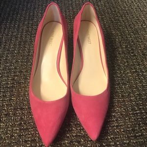 Nine West pink suede pumps