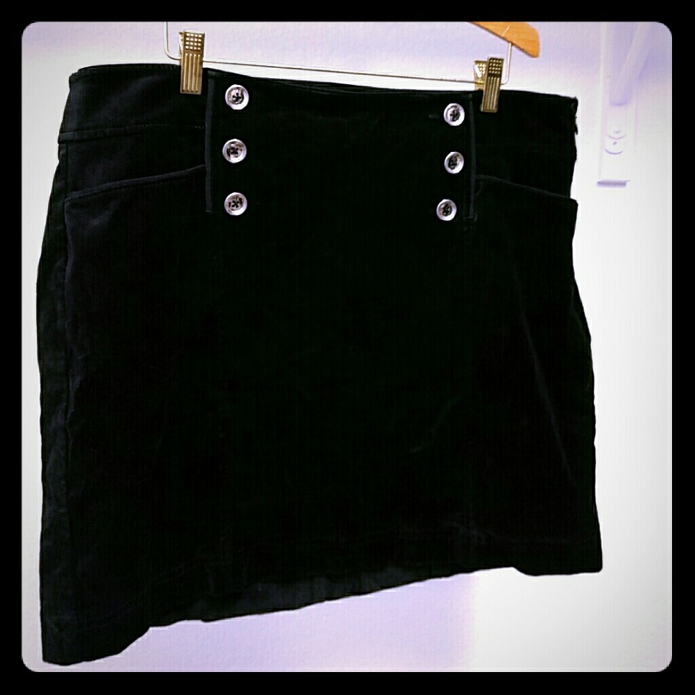 Fantastic matte velvet mini skirt!