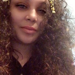 Meet your Posher, Candace