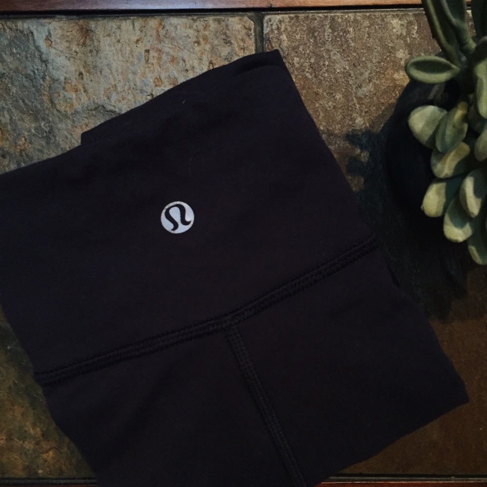 Lululemon Wunder Under crop navy blue