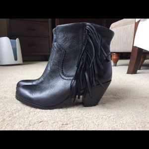 Sam Edelman Louie Black Boots W/ Fringe