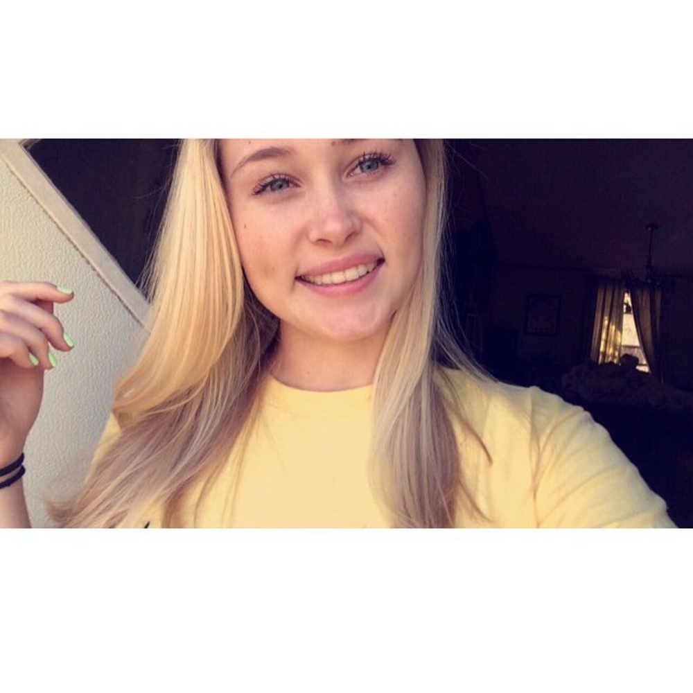 Meet your Posher, Caitlin