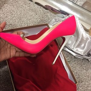 💋SOLD💋Pink Christian Louboutin So Kate