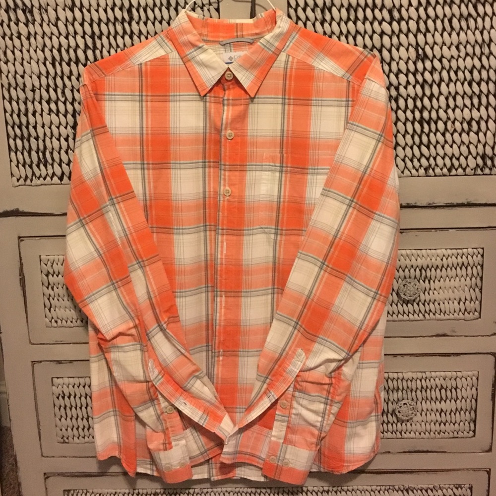 Columbia button down shirt men's size medium