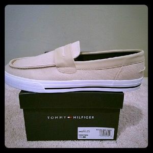 New Tommy Hilfiger Cognac slippers MSRP $70
