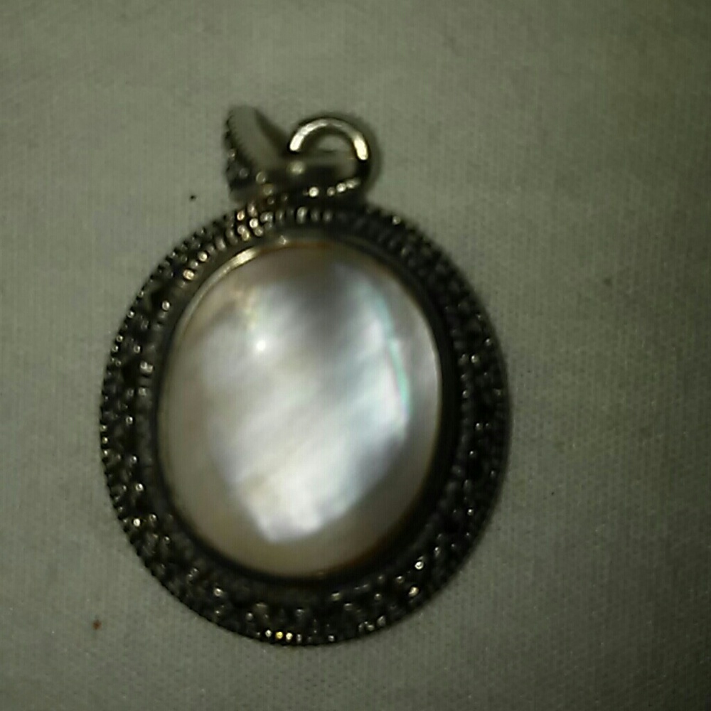 Pearl pendent