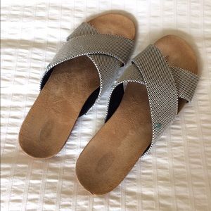 Dr Scholls Rae Cross-Strap Slide Sandals