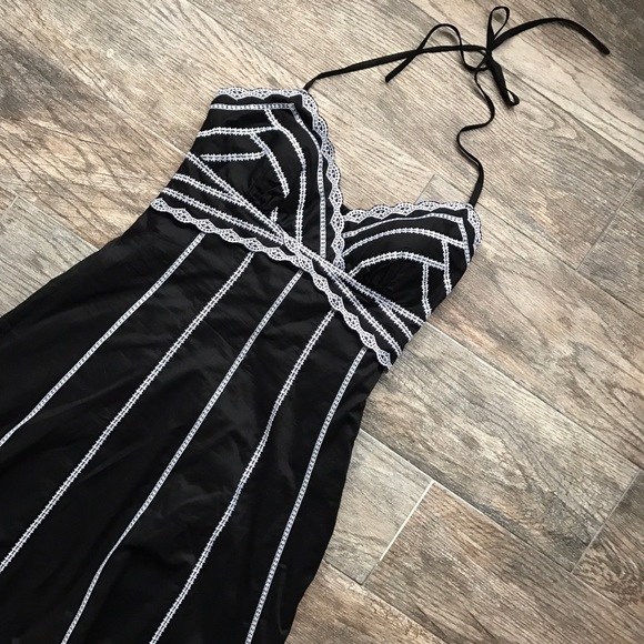 White House Black Market Dresses & Skirts - Black and white a-line White House black market