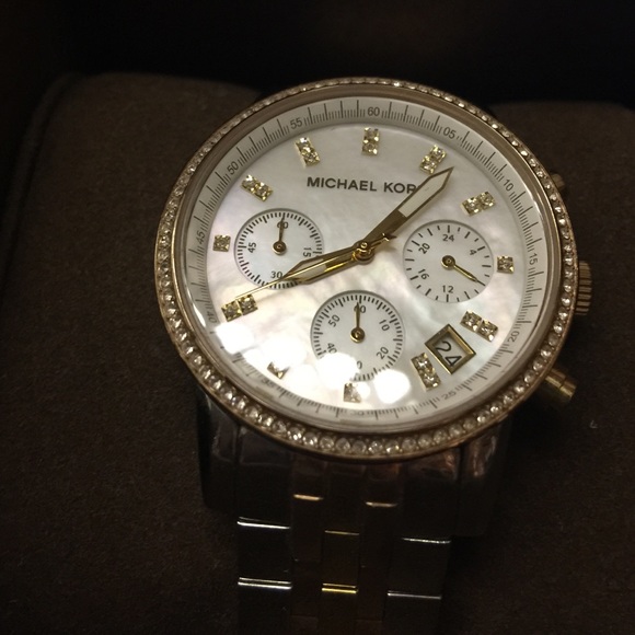 Michael Kors watch New in box dead battery - Picture 4 of 4