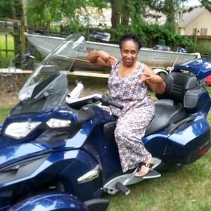 Meet your Posher, Carmelita