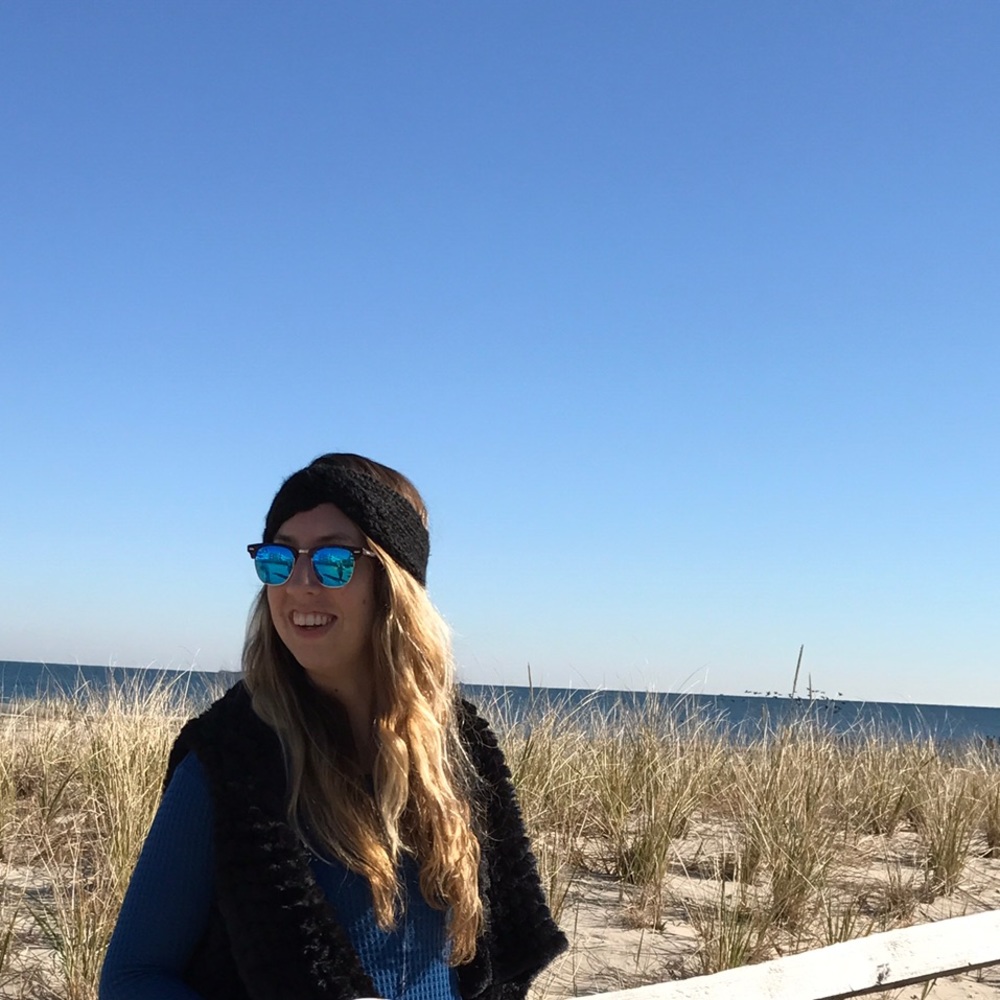 Meet your Posher, Elyse