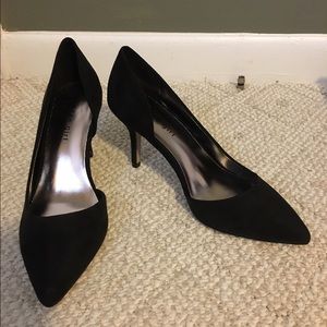 Brand new velvet pumps!!