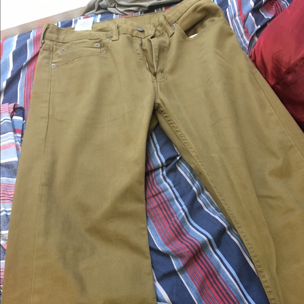 Levi's olive jeans