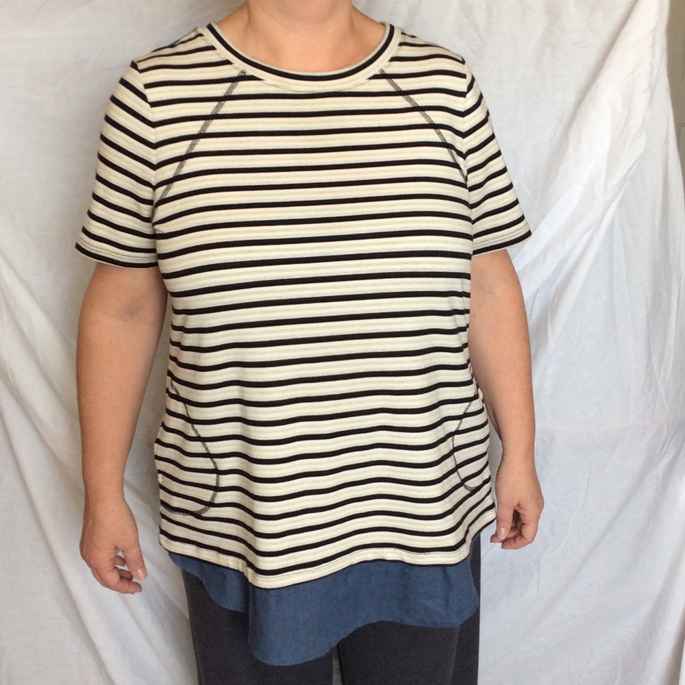 LOGO Black/White Striped Top - Picture 1 of 4