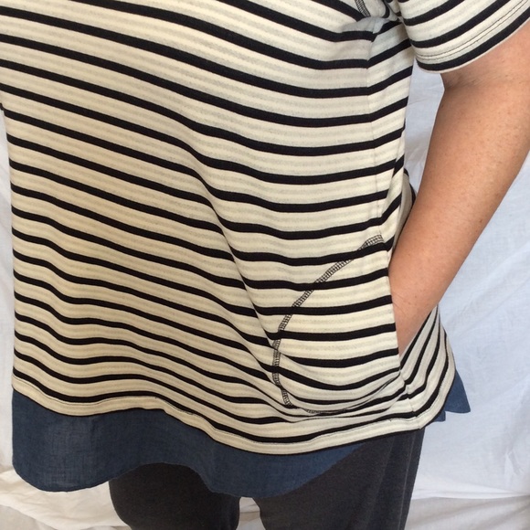 LOGO Black/White Striped Top - Picture 4 of 4