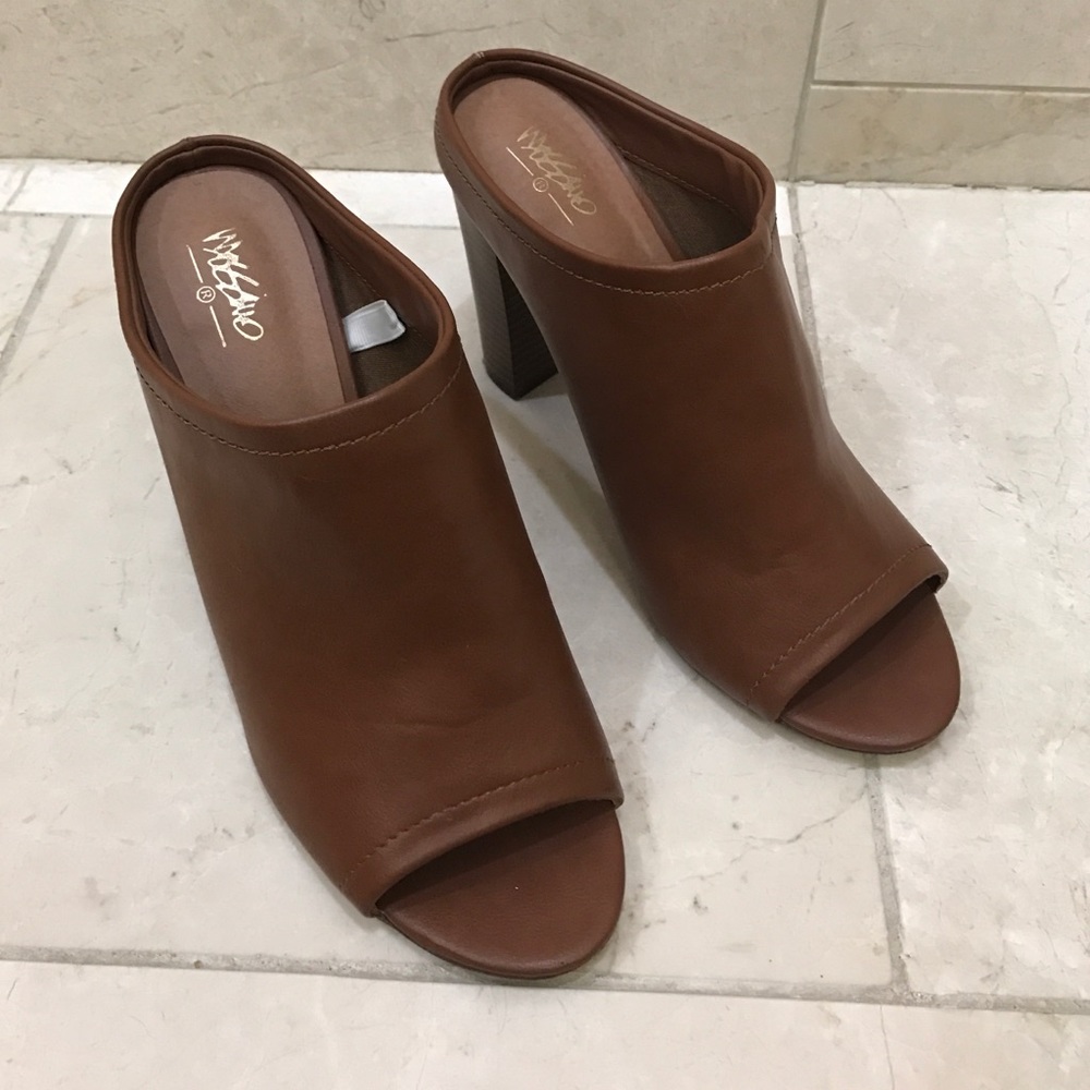 Mossimo brown mule heels