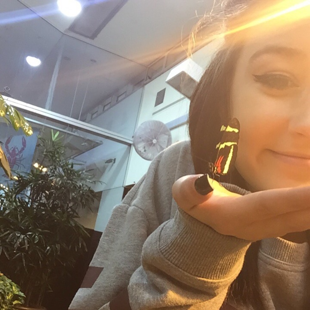 Meet your Posher, Kayla