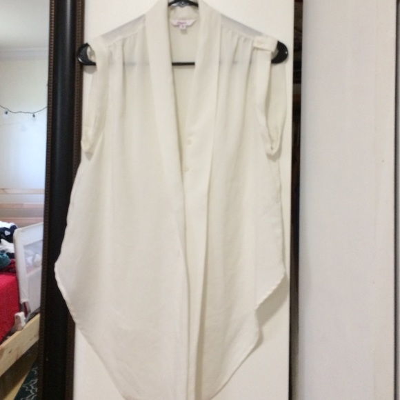 Cute dove white shirt for going out - Picture 1 of 1