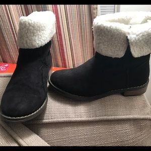 Suede fur lined black booties