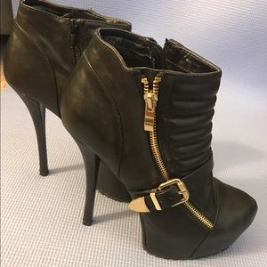 2B by BEBE, black platform bootie