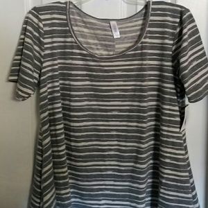 BNWT Lularoe XL Perfect T