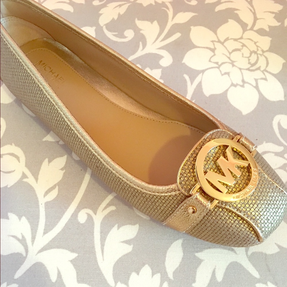 ✨NWOT Michael Kors flats ✨