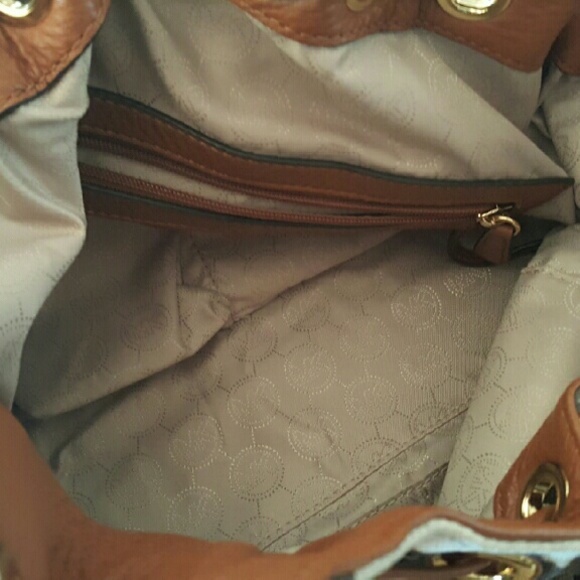 Michael Kors purse - Picture 4 of 4