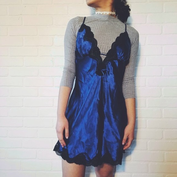 Topshop Dresses & Skirts - 🚫SOLD🚫 ⬇️PRICE DROP🆕 Vintage Slip Dress
