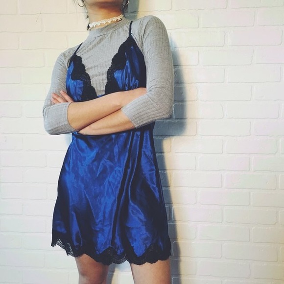 🚫SOLD🚫 ⬇️PRICE DROP🆕 Vintage Slip Dress - Picture 4 of 4