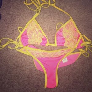 Swimsuit small bottom large top