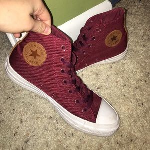 Maroon converse