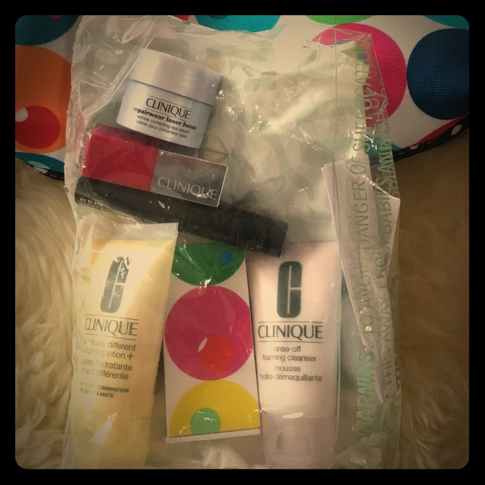 ❣LAST DAY til CLOSED❣ ~ Clinique spring🌷time set