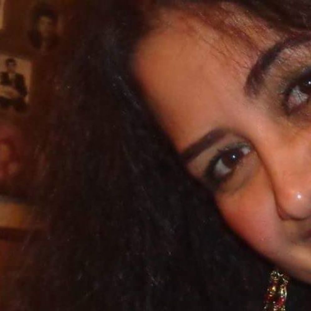 Meet your Posher, Azita