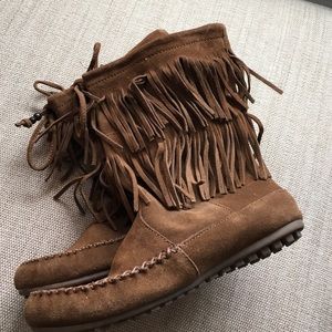 Minnetonka fringe boots