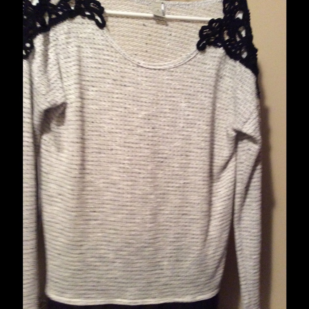Paper Crane EUC size small sweater